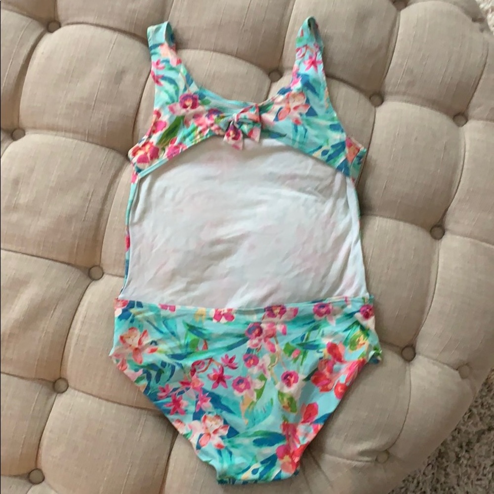 Swimsuit - Picture 2 of 3